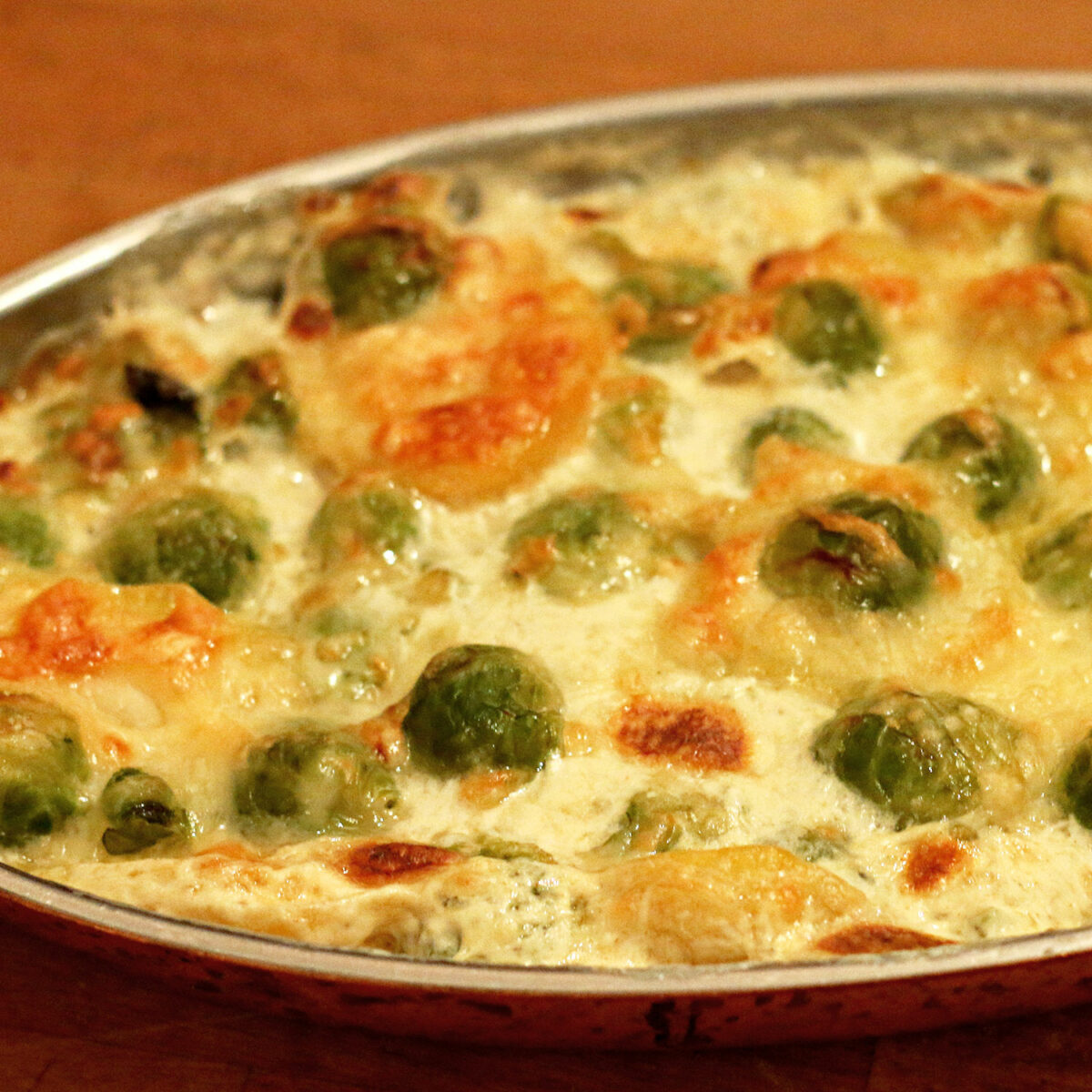 Brussels sprouts and potatoes gratin
