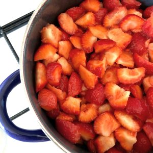 Strawberry jam without seeds: make fruit puree | Cook for 2!