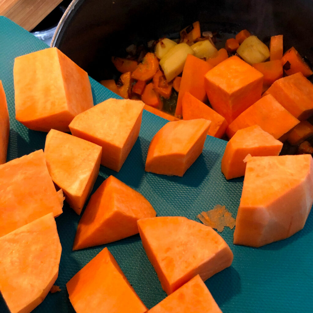 Suppe mit Süßkartoffeln, Karotte, Kurkuma und Ingwer | Koch für 2