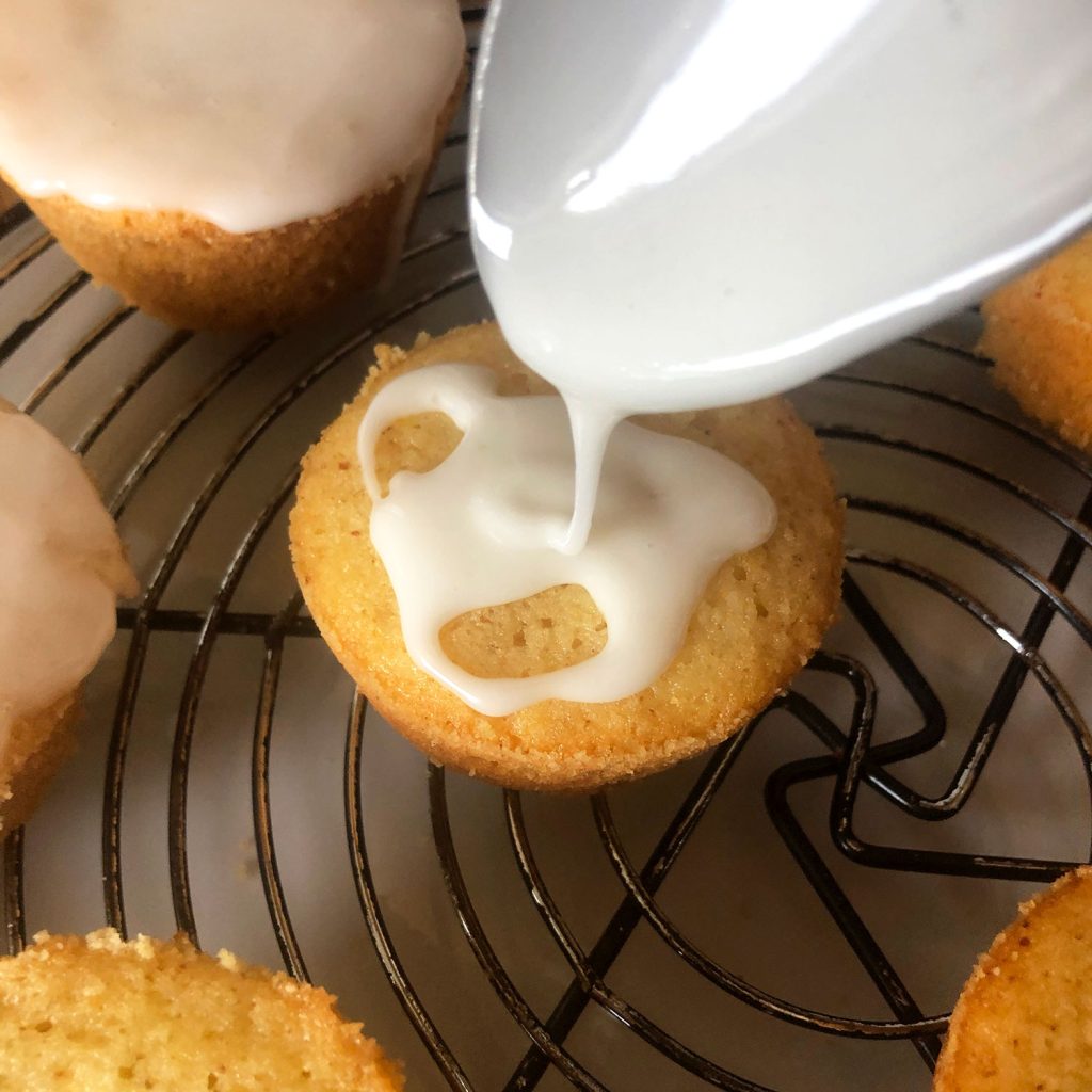 Lemon Cakes with Sugar Icing | Koch für 2!
