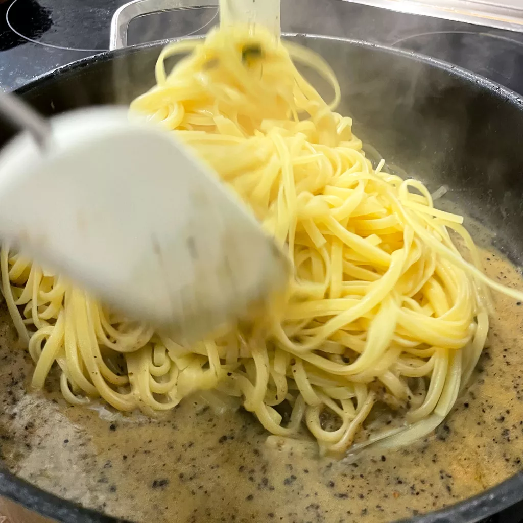 Pasta Cacio e pepe | Rezept | Koch für 2!