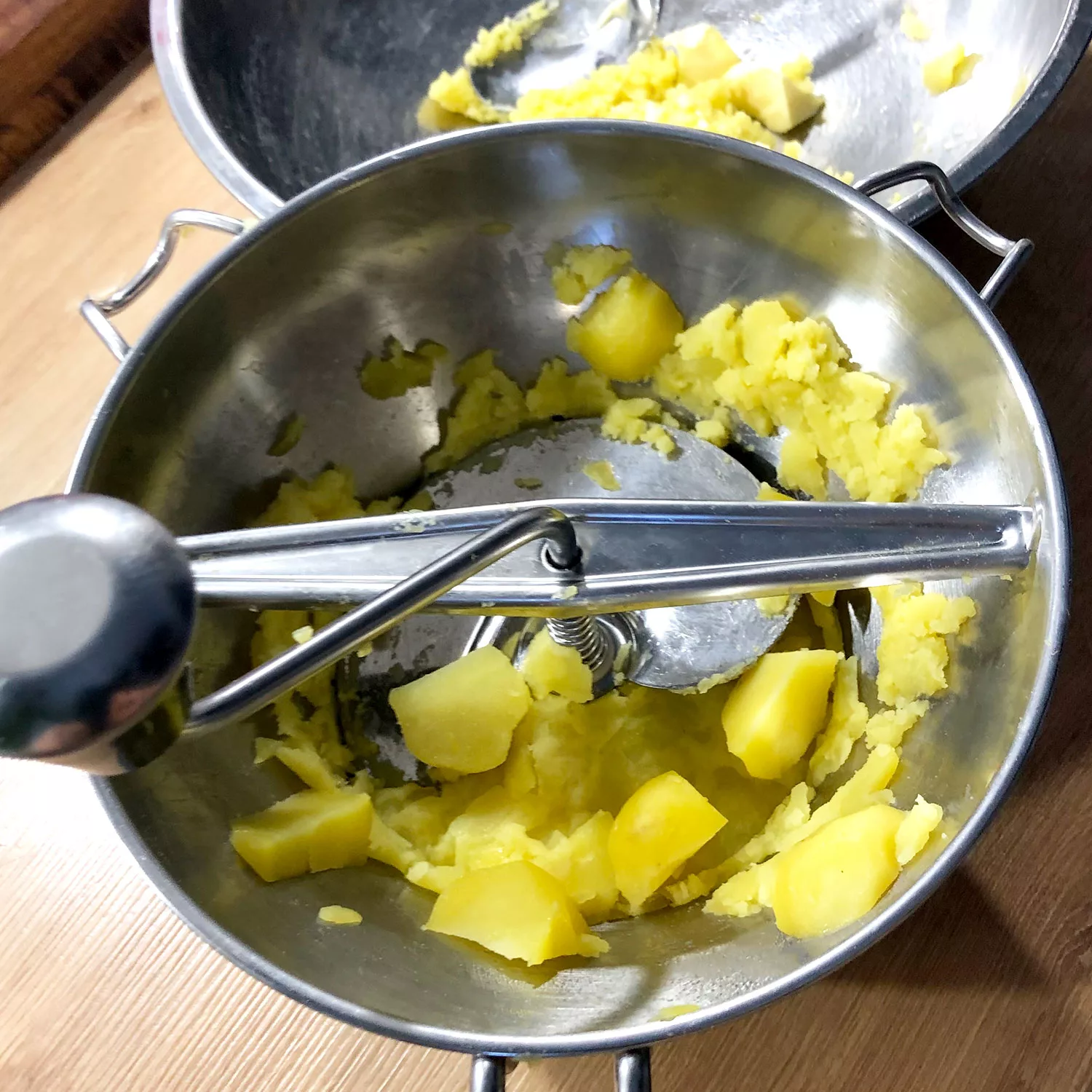 Knödel aus Kartoffeln: Kartoffeln pürieren | Koch für 2!